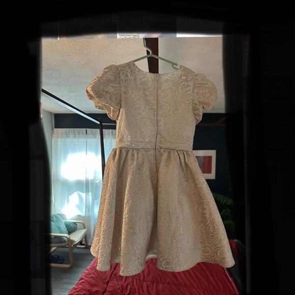 Girls formal dress - Picture 2 of 2